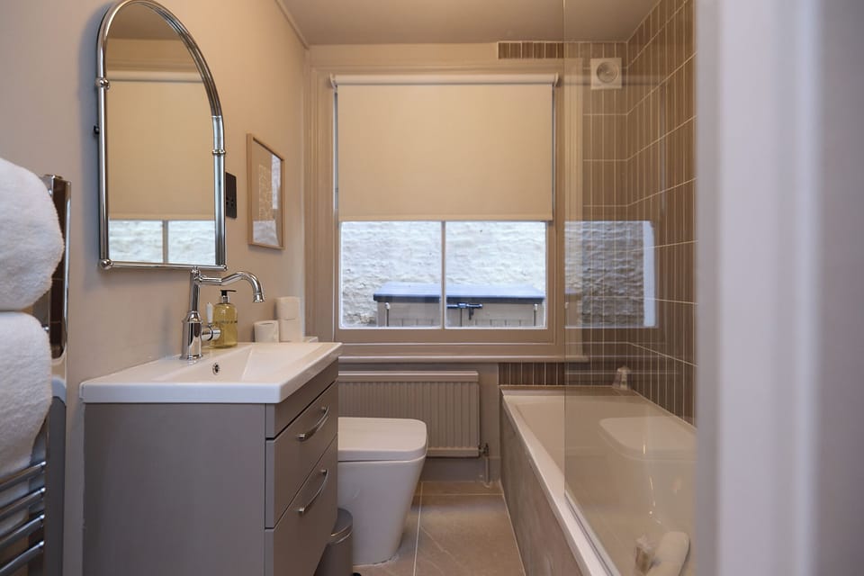 Blythe & Bloom Garden Flat Apartment in London