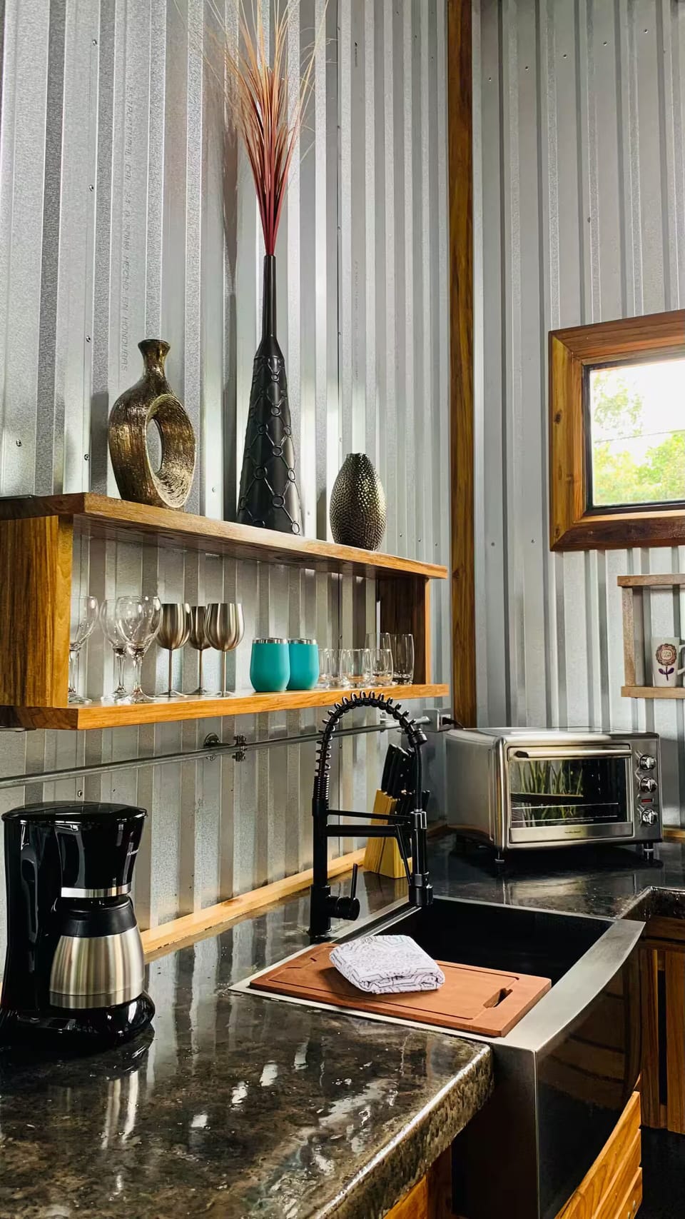 Farm style sink 
