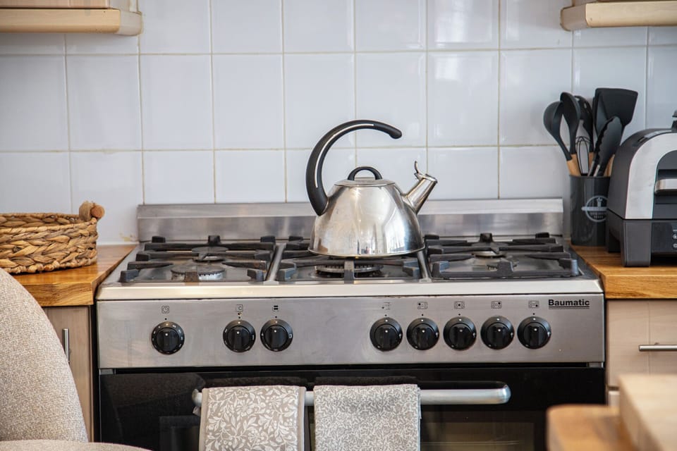 Dishwasher, cookware/dishes/utensils