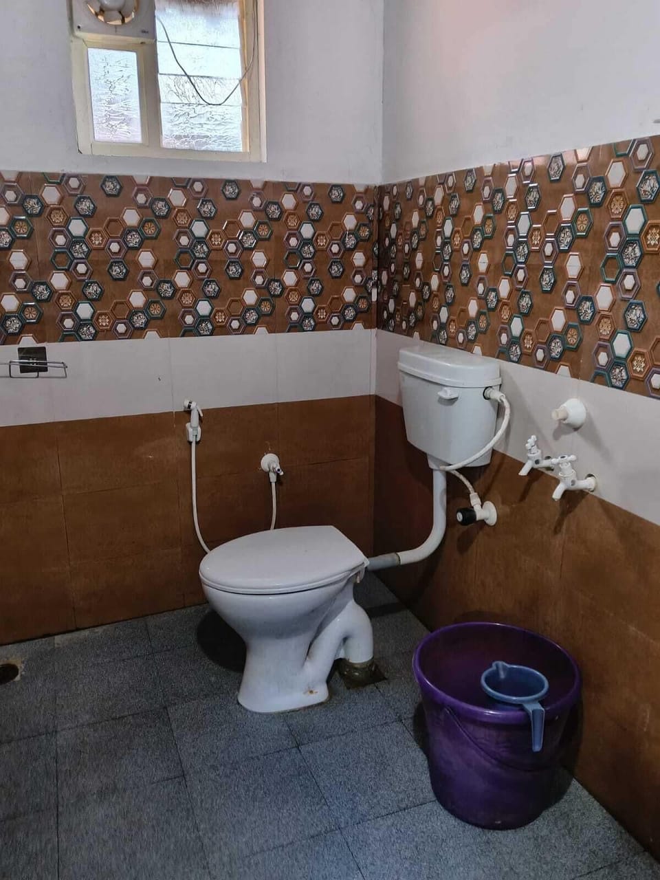 Standard Cottage, Garden View | Bathroom | Free toiletries, towels