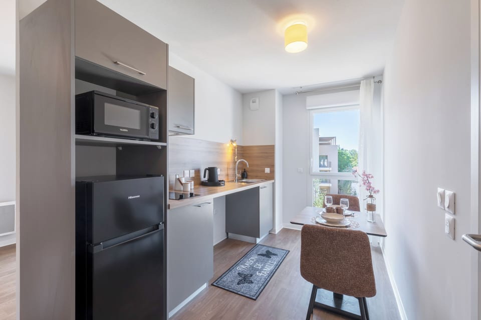 Superior Apartment, 1 Bedroom, Balcony | Private kitchen