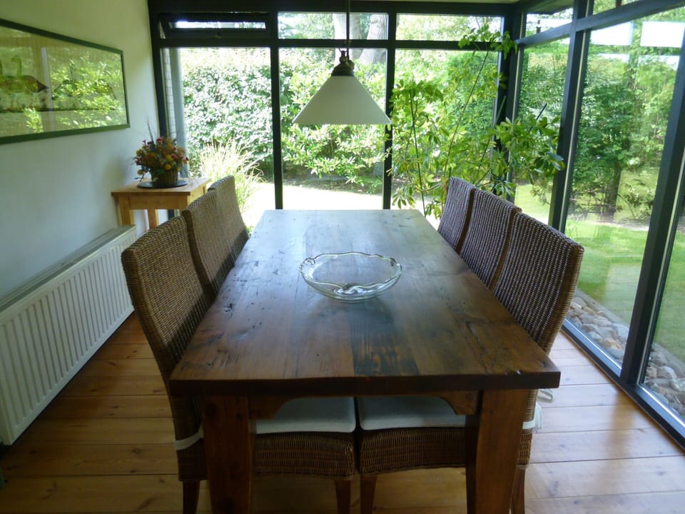 Bungalow | Dining