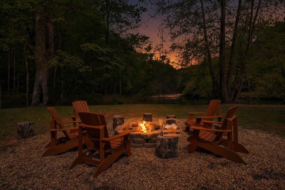 Enjoy your evening around a campfire 