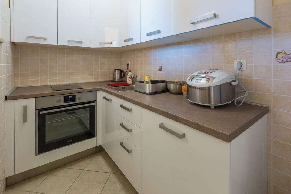 Apartment, Sea View | Private kitchen
