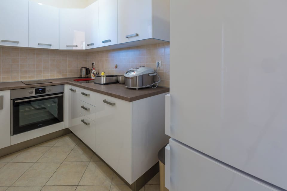Apartment, Sea View | Private kitchen