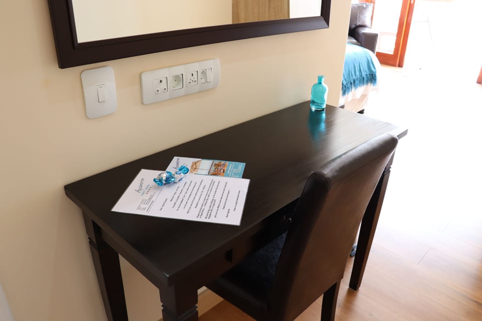 Premium bedding, Tempur-Pedic beds, in-room safe, desk