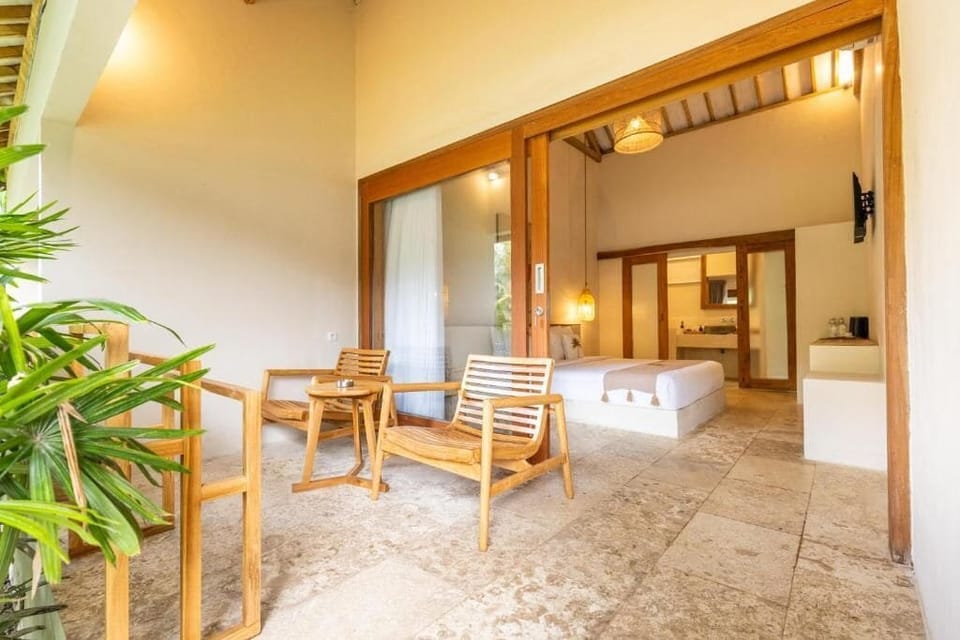 Superior Double Room, Pool View | WiFi (free)