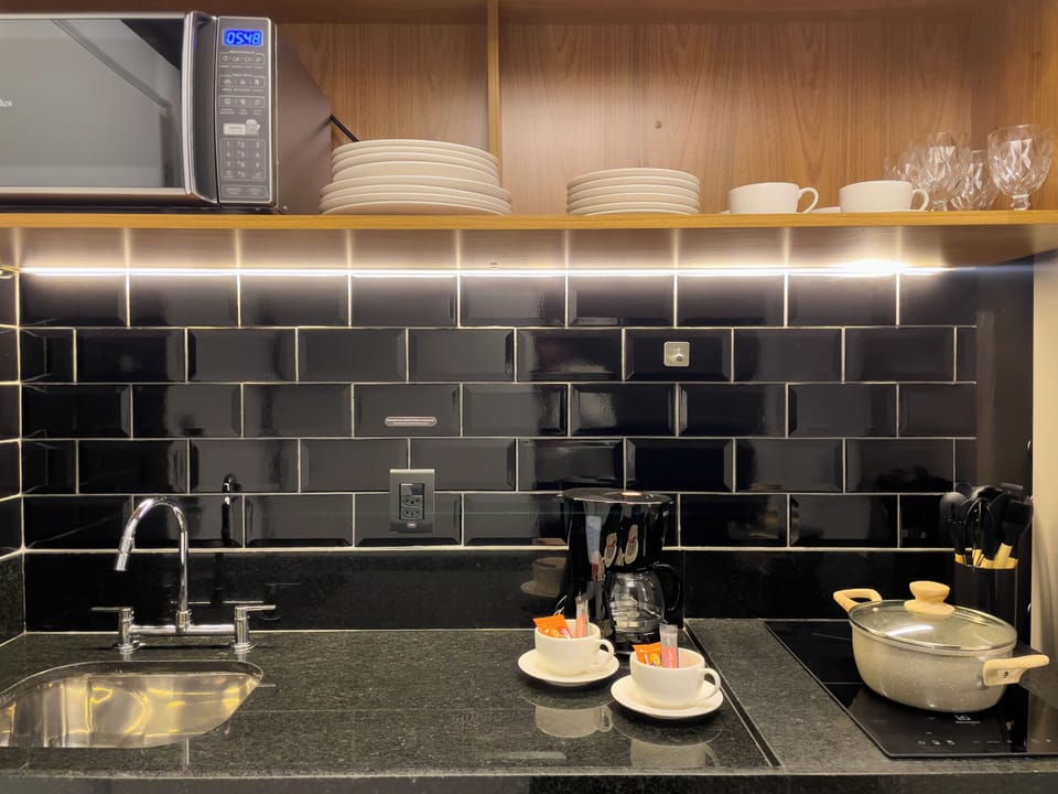 Studio | Private kitchen | Microwave, stovetop, cookware/dishes/utensils