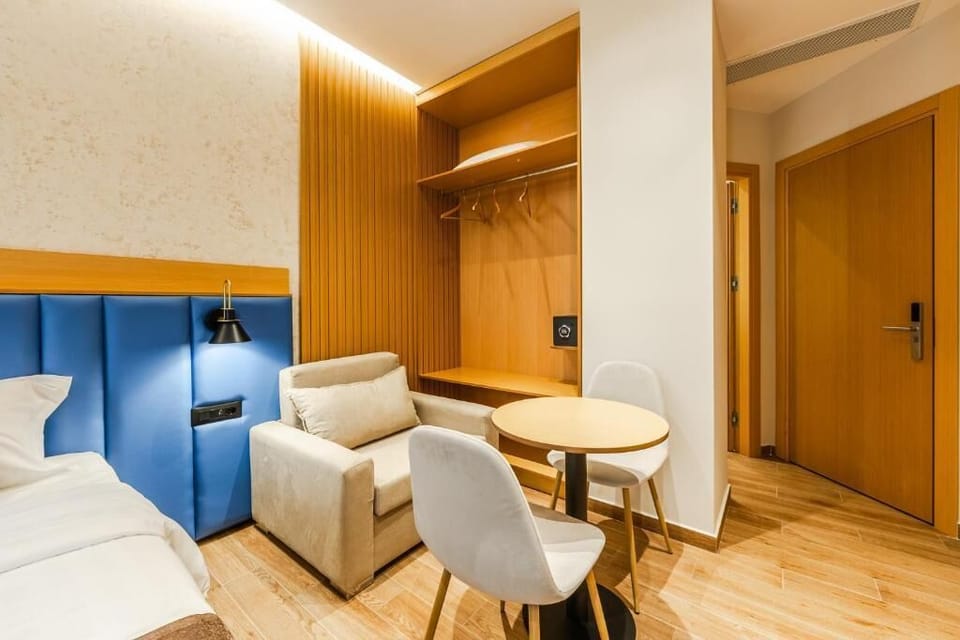 Triple Room | Interior