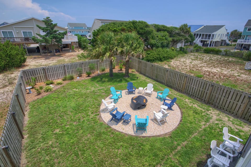 Backyard firepit
