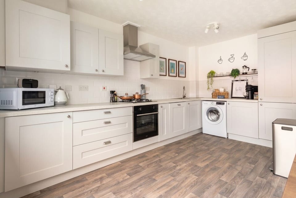 Cook freely in this fully equipped kitchen with dishwasher, air fryer and Nespresso.