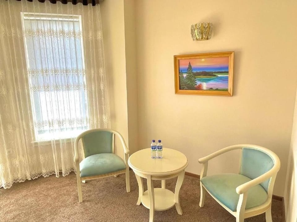 Basic Triple Room, Balcony, Courtyard View | Interior