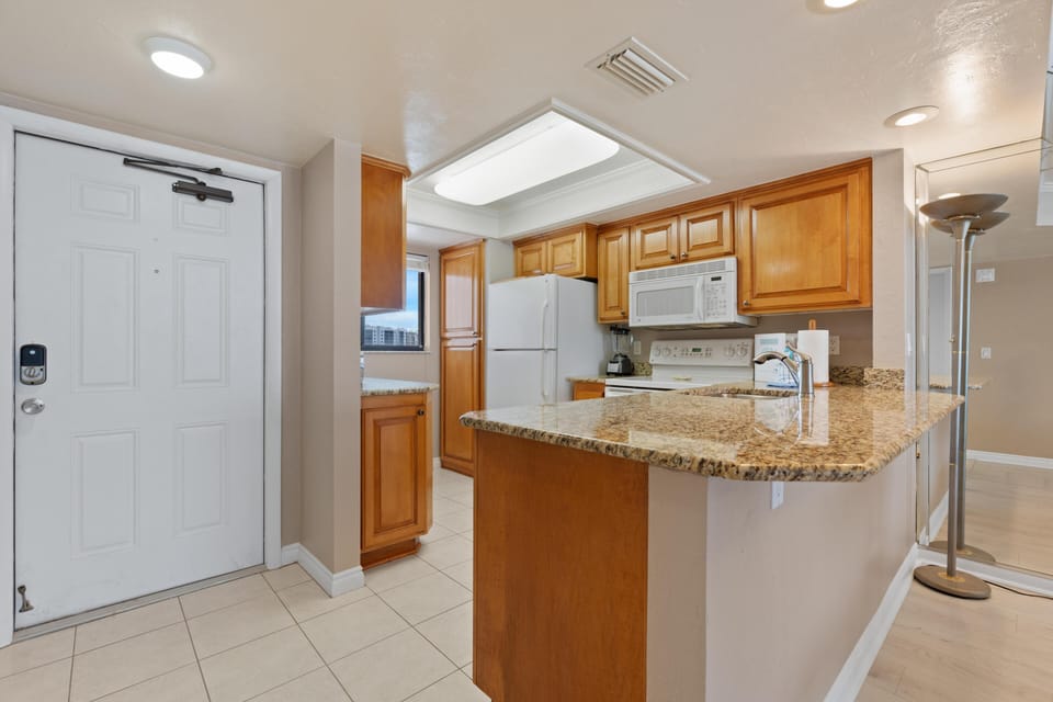 Condo, 1 King Bed with Sofa bed (Carlos Pointe #534 Heavenly Sunsets) | Private kitchen