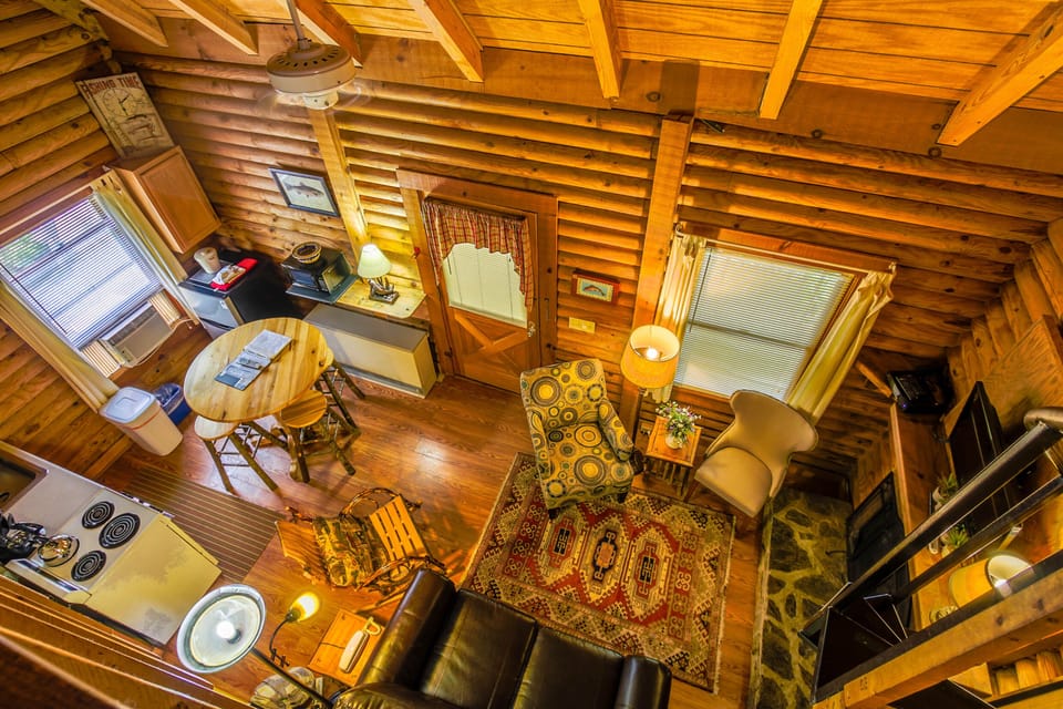 Cabin | Living area | 32-inch flat-screen TV with cable channels, TV