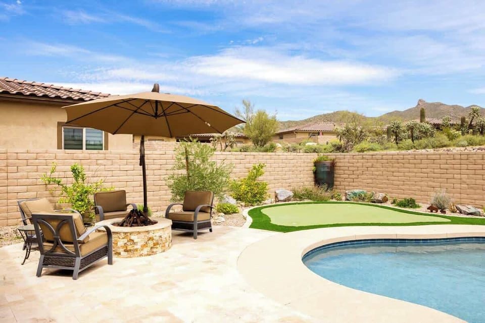 Enjoy the fire pit and mini putt. 