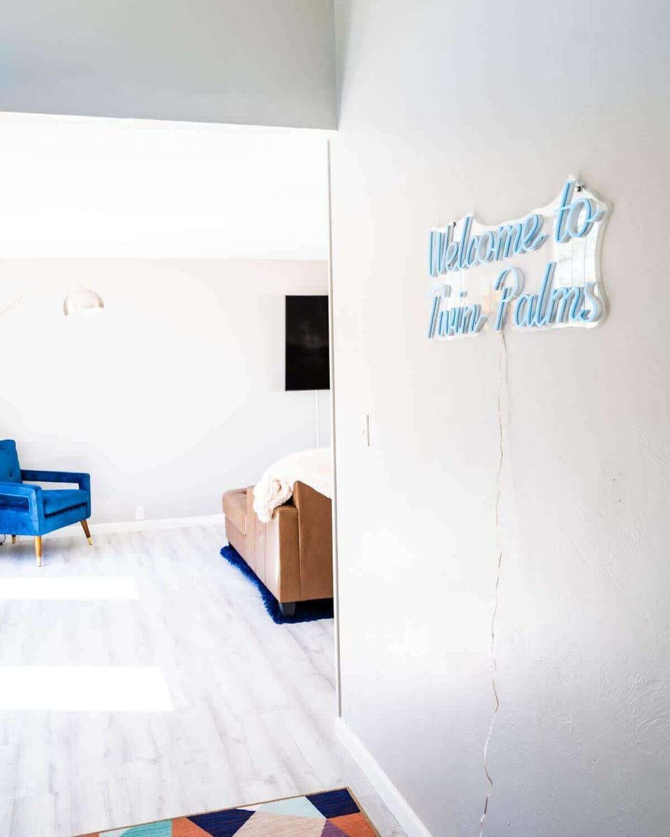 Welcome to Twin Palms!