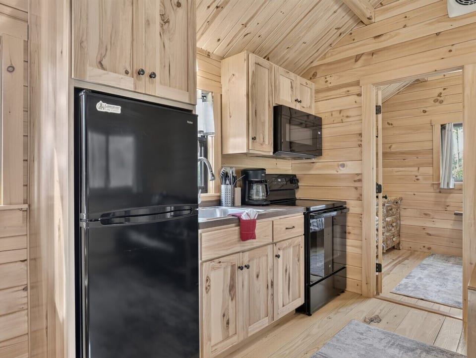 Colorado Kitchen | Stainless Steel Appliances | Natural Light