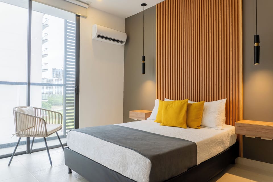 Deluxe Apartment, Balcony, Beach View | Interior detail