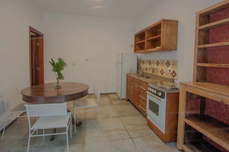 Estudio Bronze | Private kitchen | Full-size fridge