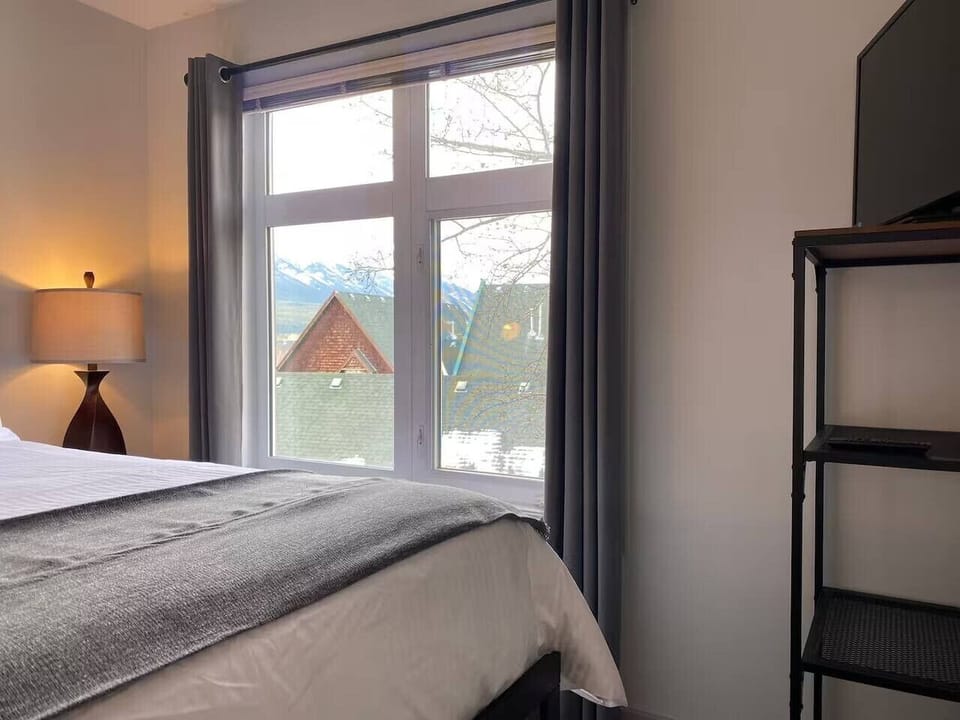 Wake up surrounded by mountains