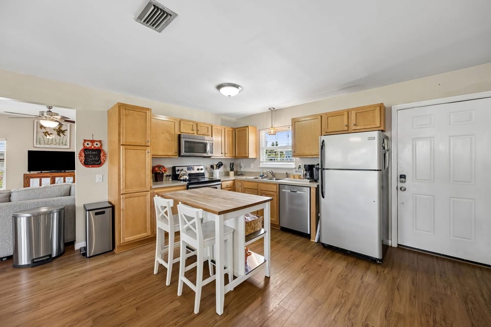Full kitchen with island