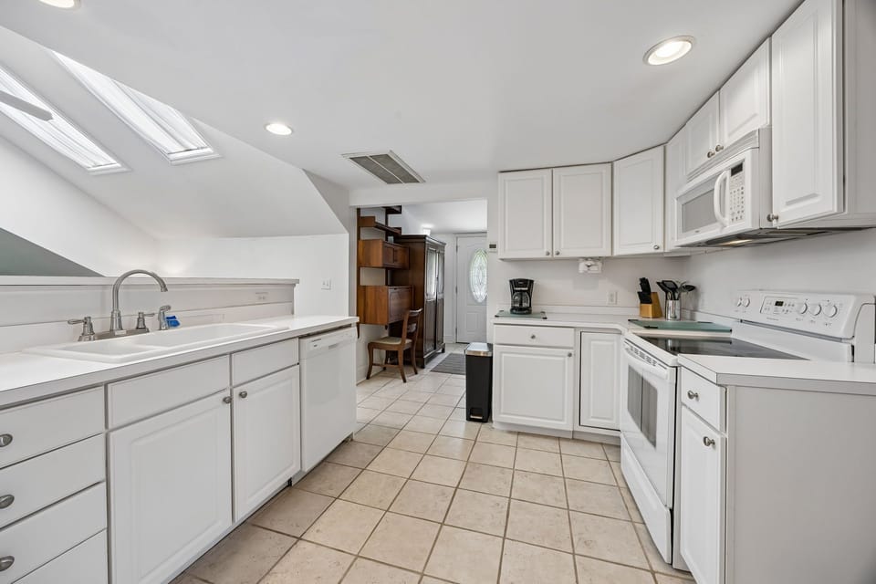Fully equipped kitchen