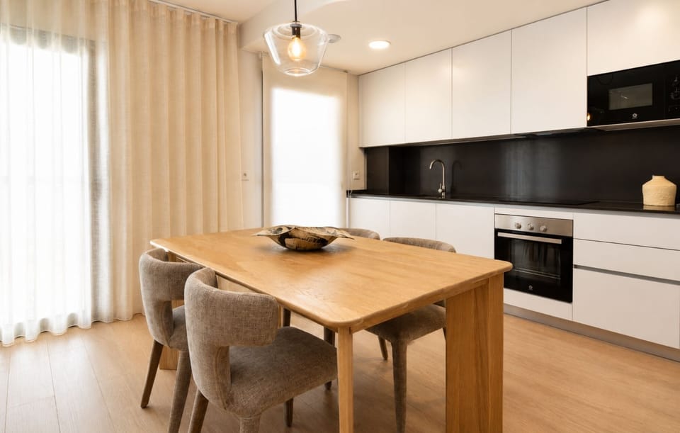 Dining & kitchen area