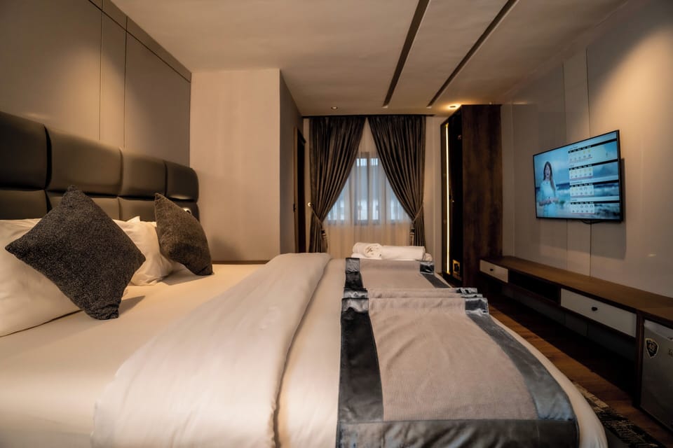 Economy Suite, Balcony, Pool View | Egyptian cotton sheets, premium bedding, desk, laptop workspace