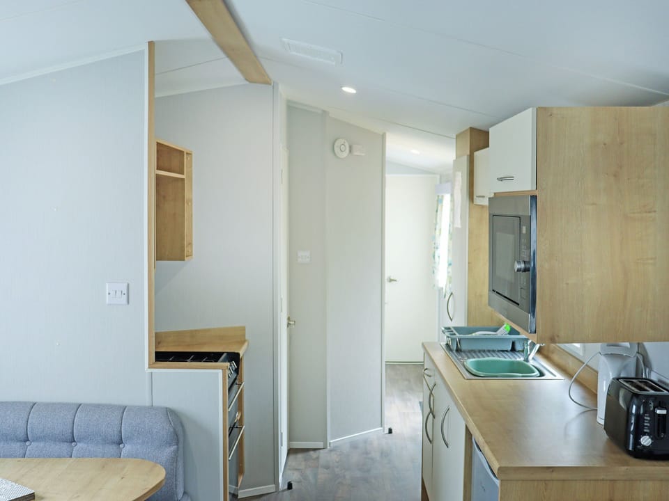 Kitchen area | Sea Breeze, Saundersfoot