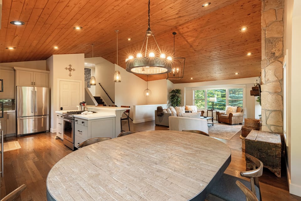Dining for up to 6