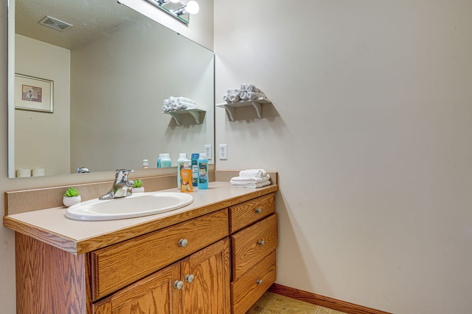 Full Bathroom | Main Floor