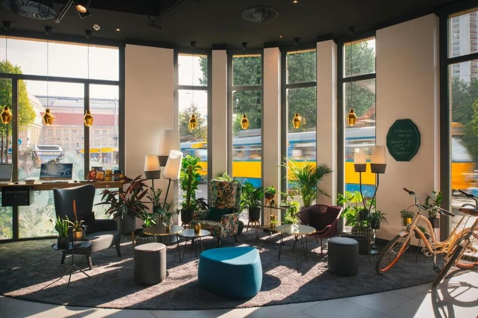 Entrance / Reception