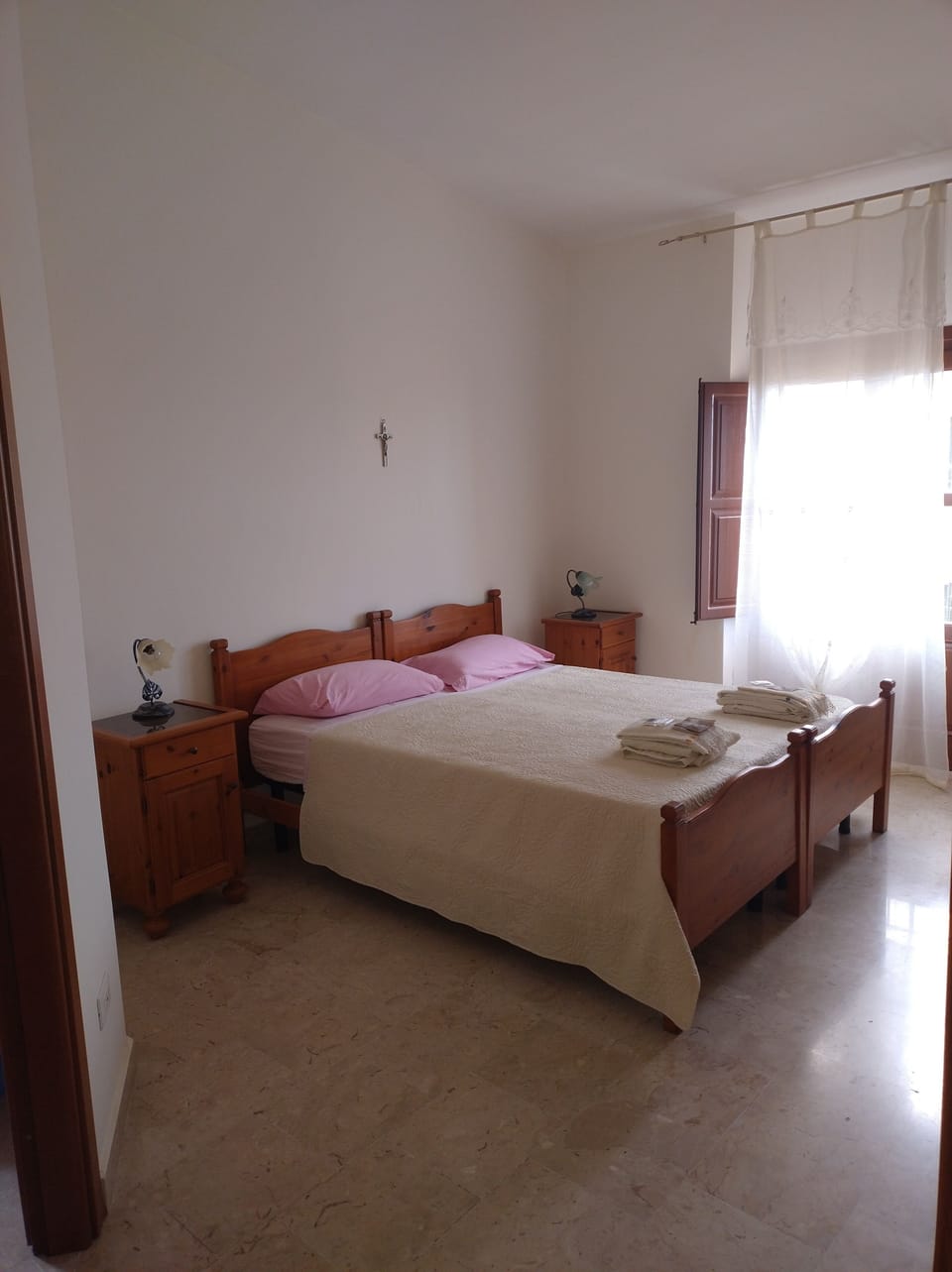 Double or Twin Room | Desk, WiFi (free)