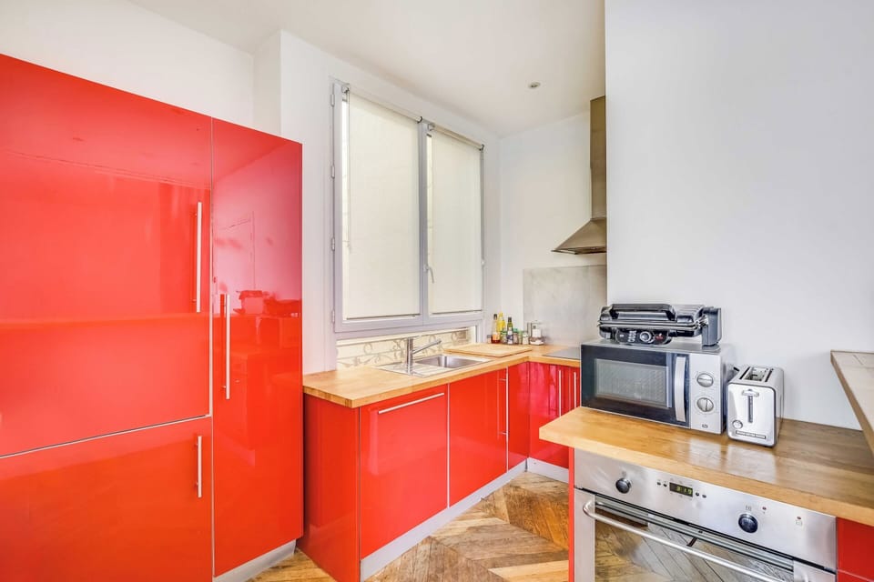 Apartment | Private kitchen | Coffee/tea maker, fridge, microwave, oven