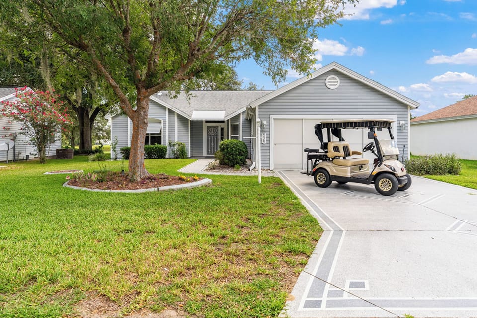 Fairway Vogue with 4-Seat GOLF CART