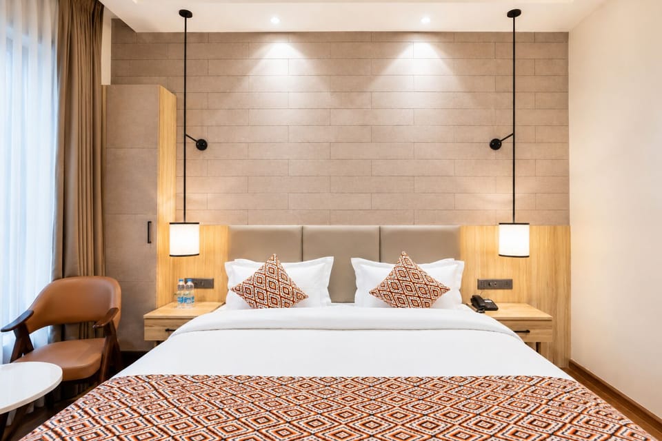 Deluxe City View Room  | Hypo-allergenic bedding available, minibar, in-room safe, desk