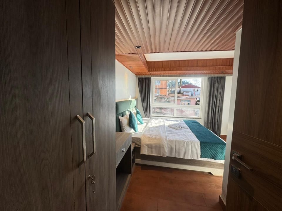 Premium Room, Hill View | Bed sheets