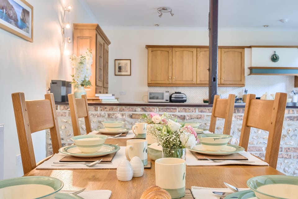 Piddlehinton Coach House: Time for breakfast!