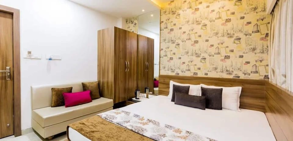 Iron/ironing board, WiFi (free)