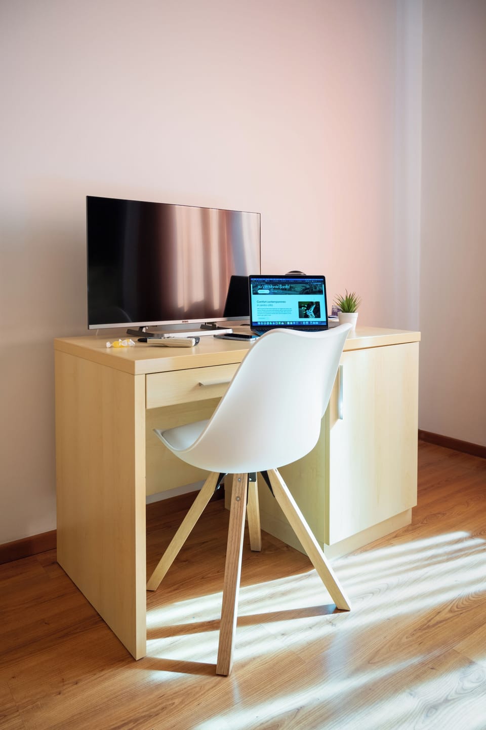 Double Room, City View (con Accesso Disabili) | Desk, laptop workspace, WiFi (free)