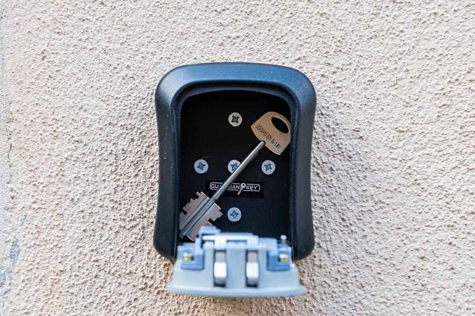 Masterlock esterna dove troverete le chiavi per accedere all'interno della Suite Medicea