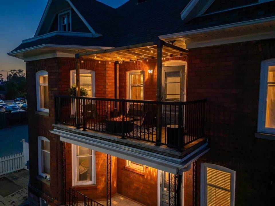 An evening you'll look forward to all day. Cozy up around the fire table beneath the glow of string lights and enjoy one of Pearl & Hearth's signature spaces overlooking downtown Kingsville.