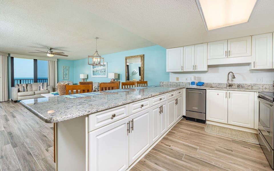 Condo, 3 Bedrooms | Private kitchen | Coffee/tea maker, fridge, oven