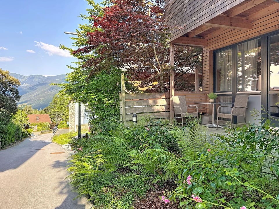 Shrub, Garden, Groundcover, Spring, Cottage, Yard, Shade, Landscaping, Backyard, Walkway