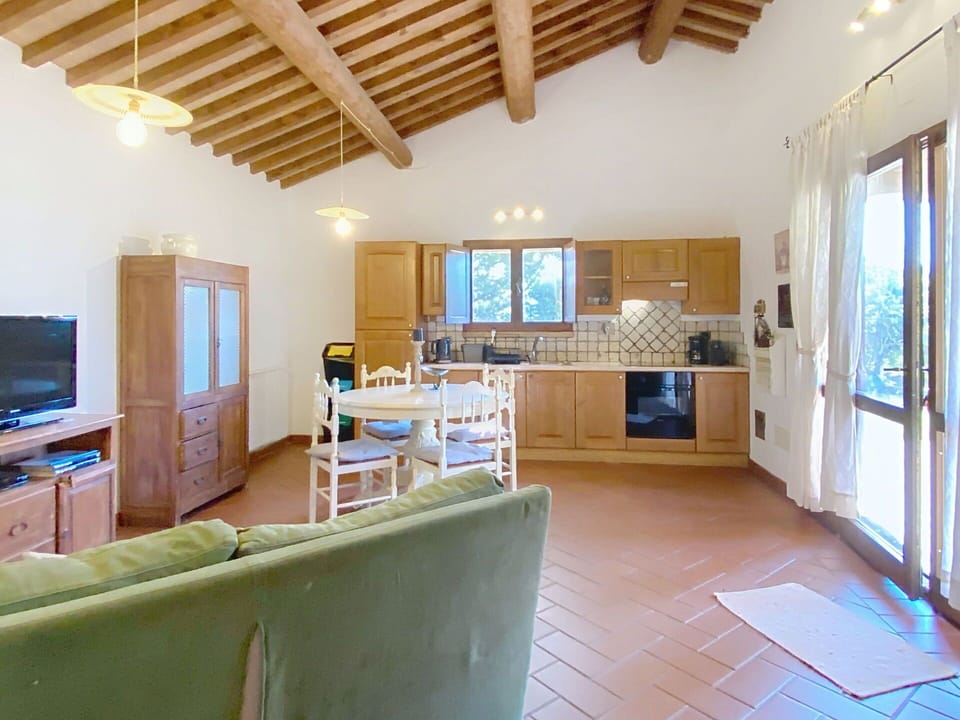 Interior Design, Furniture, Wood, Flooring, Ceiling, Floor, Room, Lighting, Apartment, Table