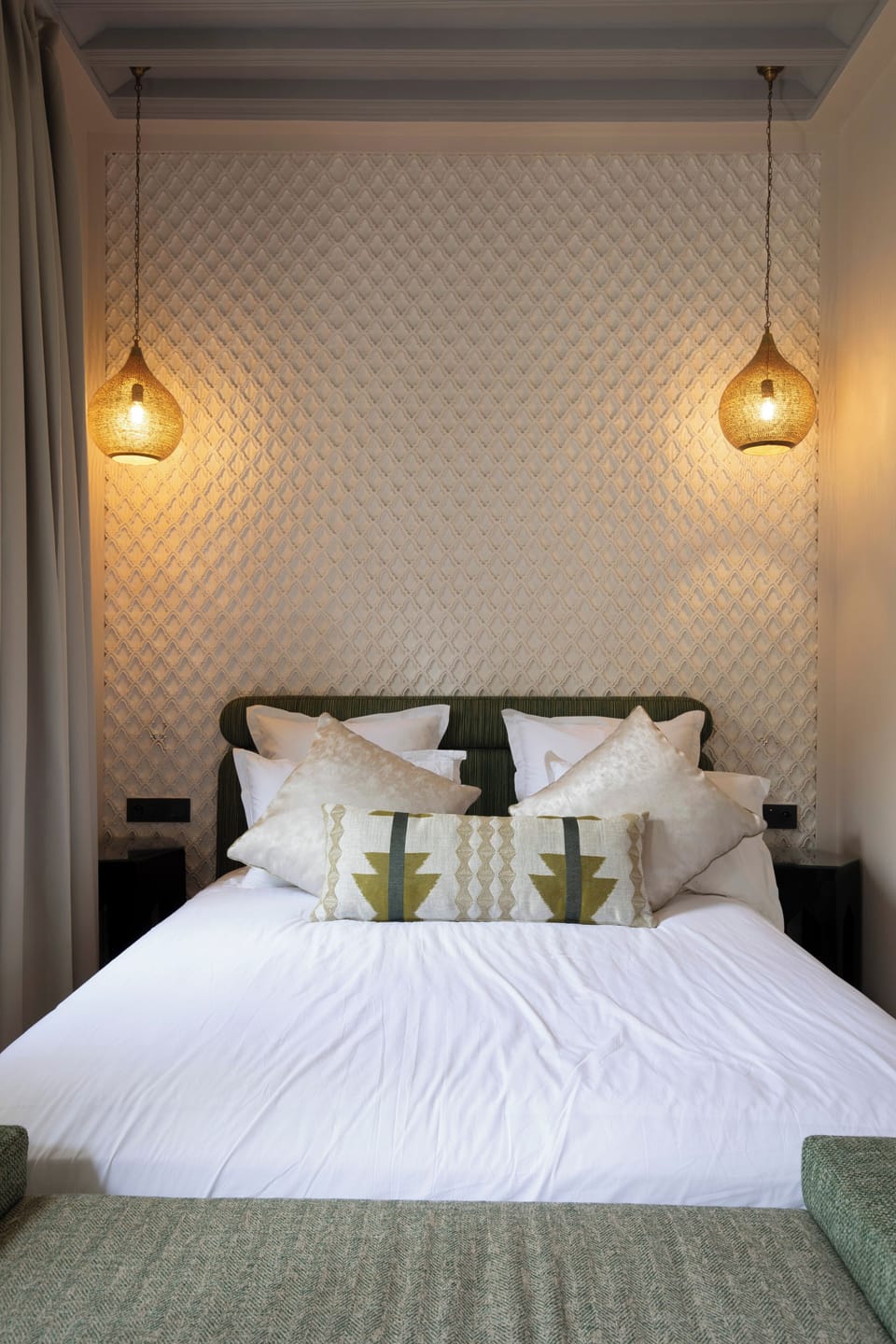In-room safe, WiFi (free)