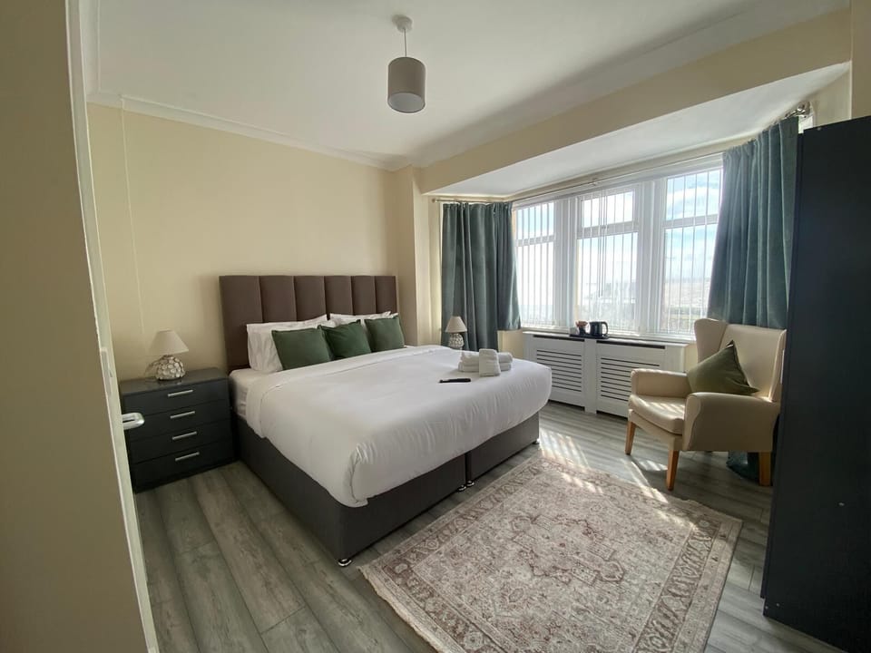 Deluxe Double Room, Sea View | Blackout drapes, iron/ironing board (on request), WiFi (free)
