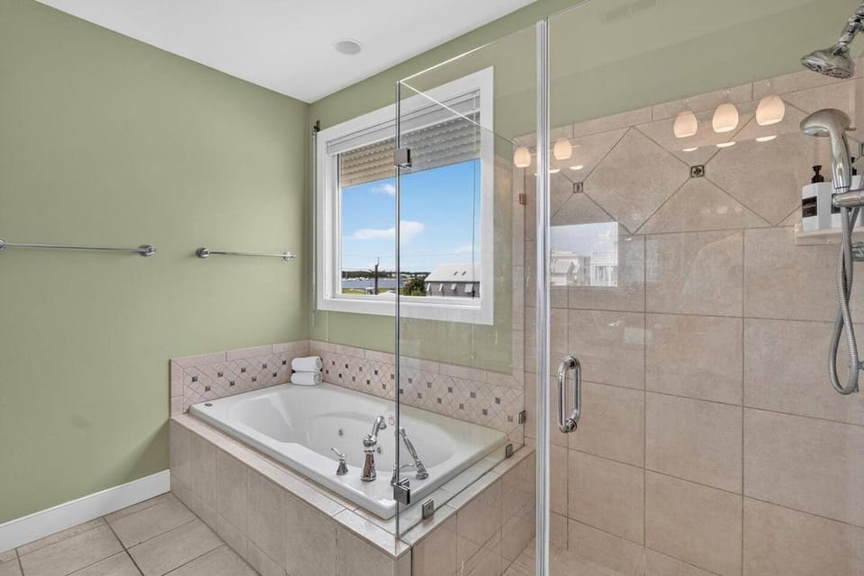2nd floor, Bathroom 1: bubbles, a good book and pretty anchored boats out the window