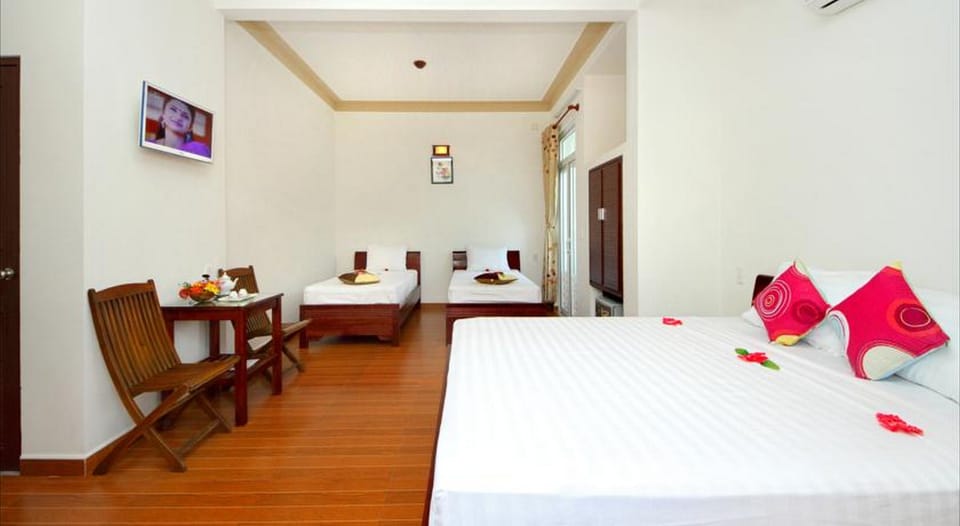 Quadruple Room | Minibar, soundproofing, free WiFi