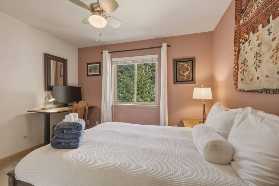 Bedroom #3 - Upstairs with Queen bed
